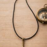 Ανδρικό κολιέ με επίχρυσα μεταλλικά στοιχεία