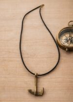 Ανδρικό κολιέ με επίχρυσα μεταλλικά στοιχεία