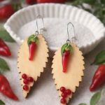 Σκουλαρίκια Red hot chili peppers με ξύλινα και γυάλινα στοιχεία