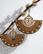 Σκουλαρίκια ξύλινα με strass τύπου Swarovski