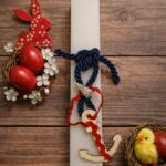 Λαμπάδα χρώμα λευκό με ξύλινα & φυσικά στοιχεία