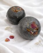 Αφρίζουσα Bath Bomb με ενεργό άνθρακα & έντονο ανδρικό άρωμα