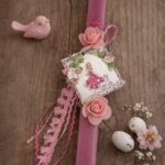 Λαμπάδα χρώμα ροζ, πλακέ, με ξύλινο στοιχείο Barbie