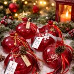 Γυάλινο ρόδι 10 cm σε κόκκινο χρώμα με χριστουγεννιάτικη διακόσμηση