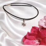 Κολιέ με ασημένια στοιχεία 925 και δερμάτινο κορδόνι