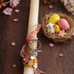 Λαμπάδα με ξύλινα στοιχεία & μεταλλικό μπρελοκ