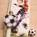 Λαμπάδα στρόγγυλη, χρώμα λευκό με ξύλινο στοιχείο Football & ξύλινη πλάτη